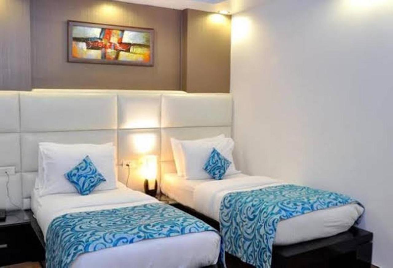 Hotel Elegance Új-Delhi Kültér fotó