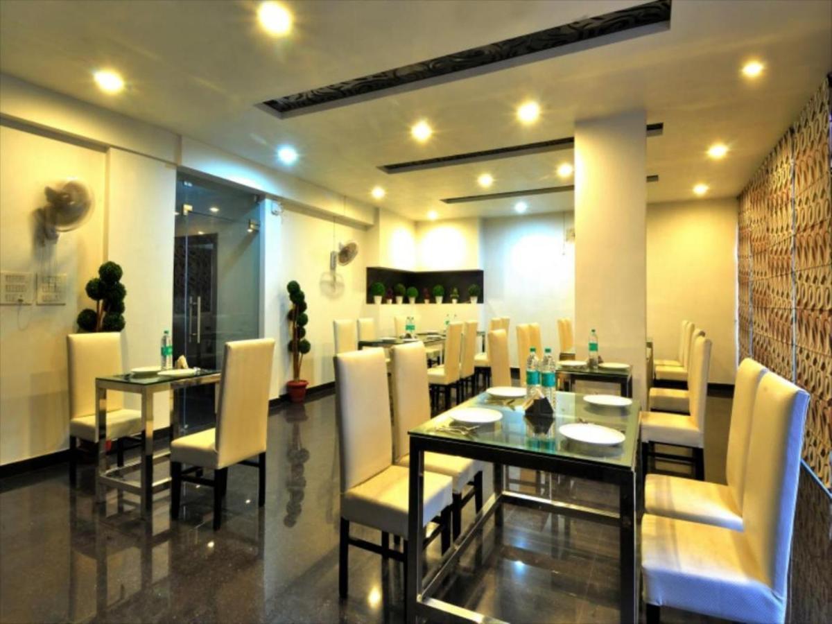Hotel Elegance Új-Delhi Kültér fotó