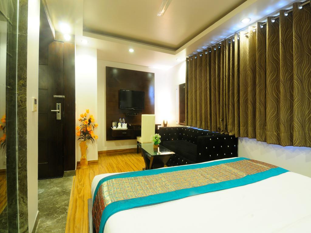 Hotel Elegance Új-Delhi Kültér fotó