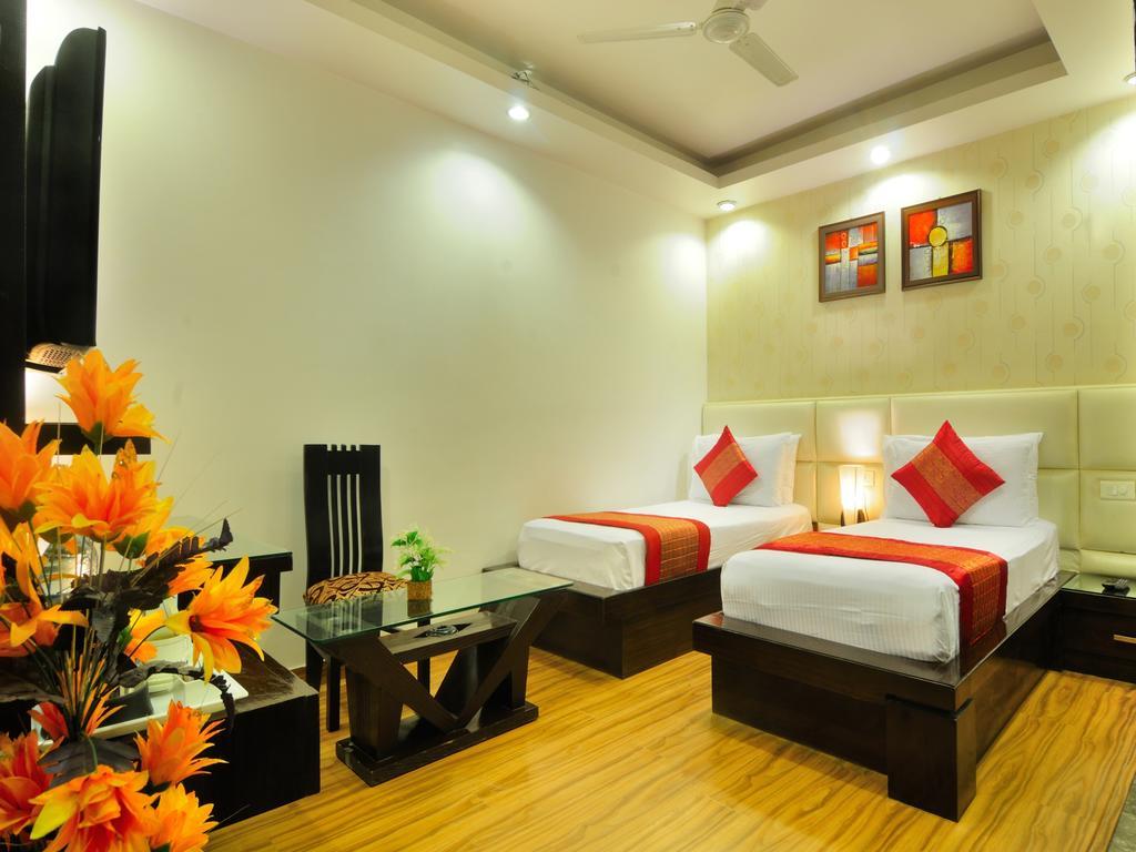 Hotel Elegance Új-Delhi Kültér fotó