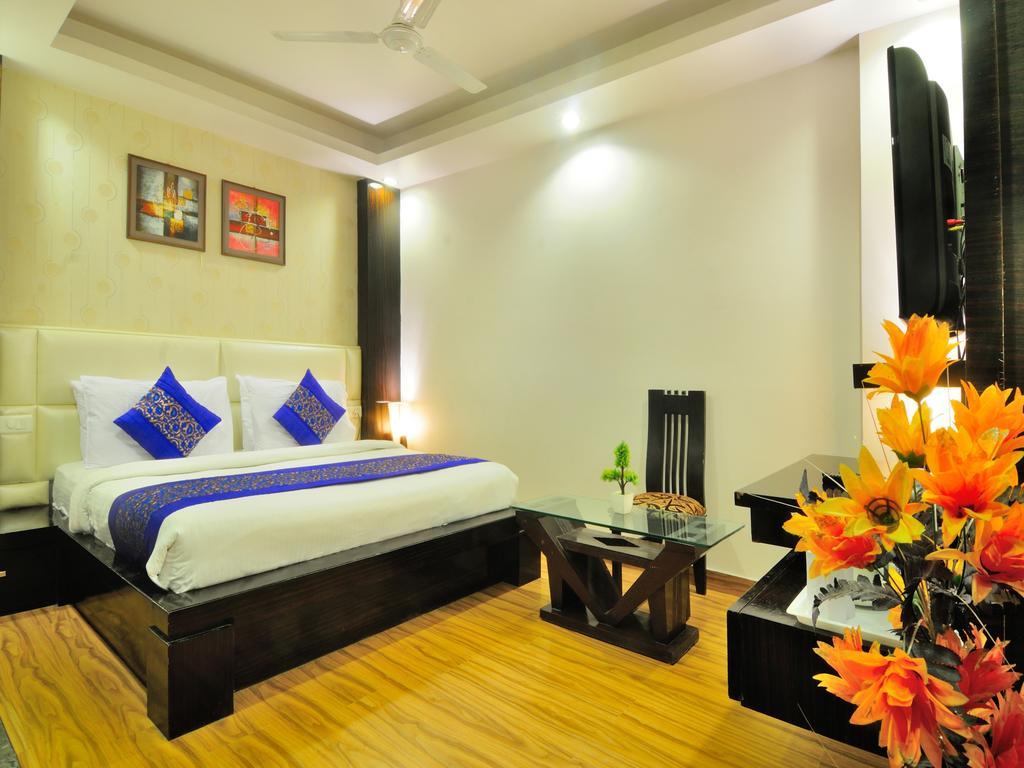 Hotel Elegance Új-Delhi Kültér fotó