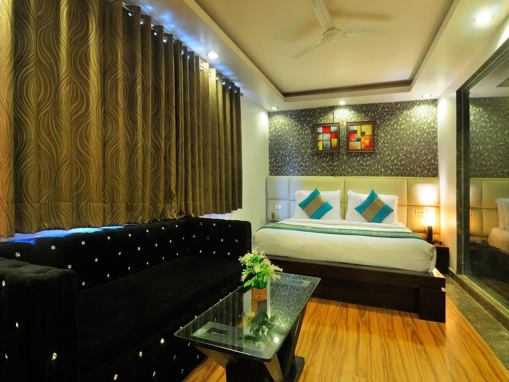 Hotel Elegance Új-Delhi Kültér fotó
