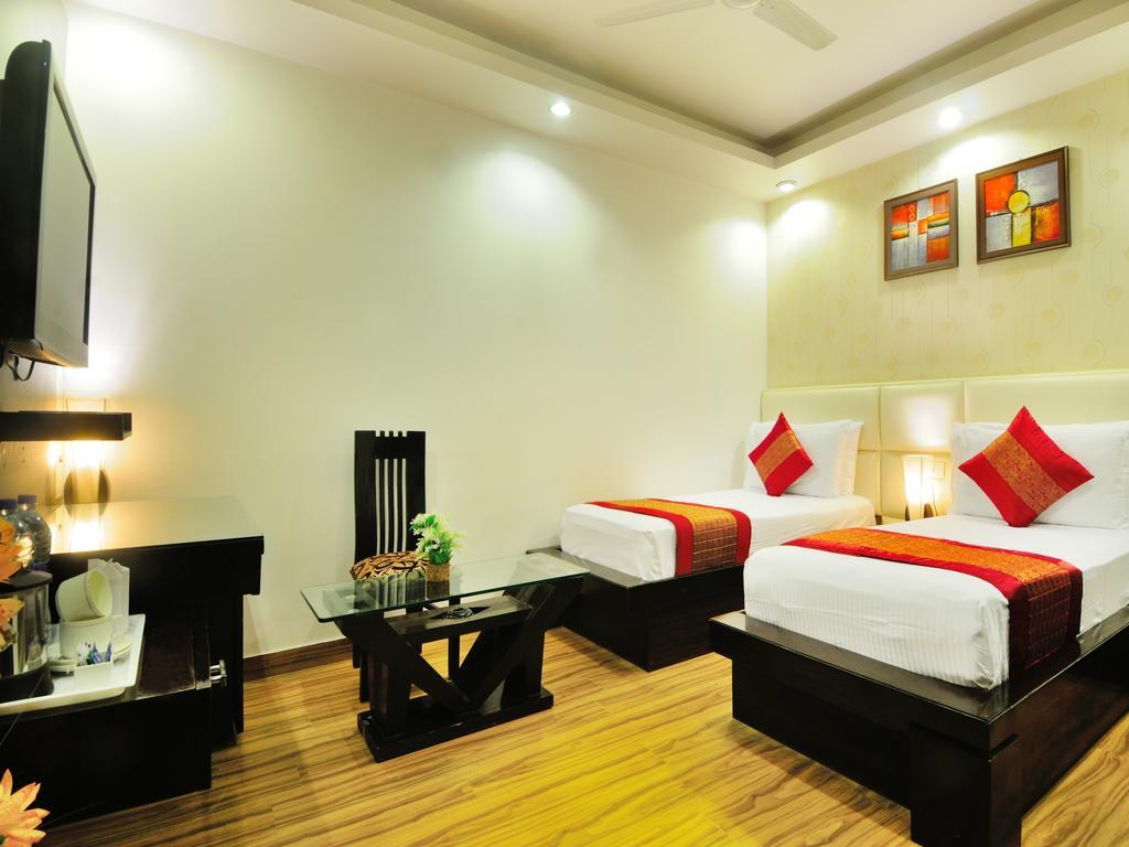 Hotel Elegance Új-Delhi Kültér fotó