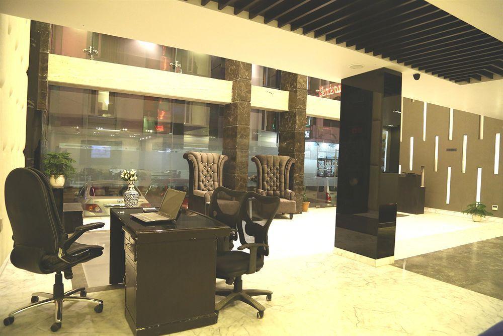Hotel Elegance Új-Delhi Kültér fotó